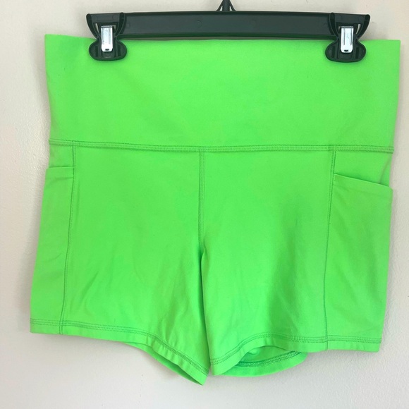 Athleta Lime Green Salutation Stash Pocket ll 5” Short - Picture 1 of 5